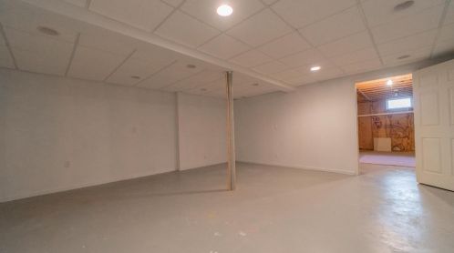 990 Stillwater Pkwy, Crown Point IN  46307-5081 exterior