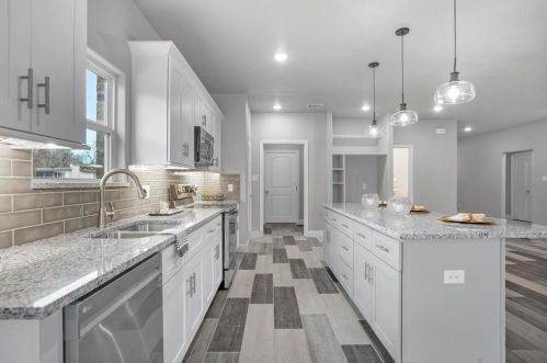 9513 Santa Monica Dr, Fort Worth TX  76116-5926 exterior