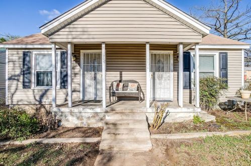 700 Hughes Ave, Fort Worth, TX 76103-3721