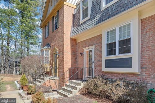 7033 Solomon Seal Ct, Springfield VA  22152-3153 exterior