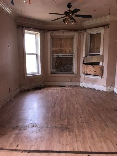 6805 Sangamon St, Chicago, IL 60621-1829