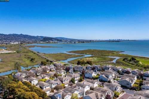 18 Bayside Ct, Richmond CA  94804-7441 exterior