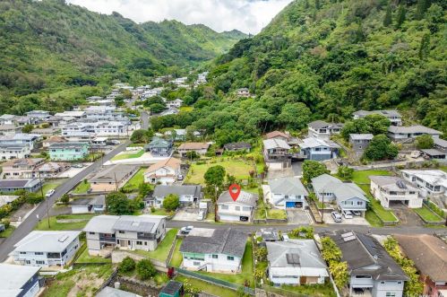 2745 Booth Rd, Honolulu HI  96813-1158 exterior