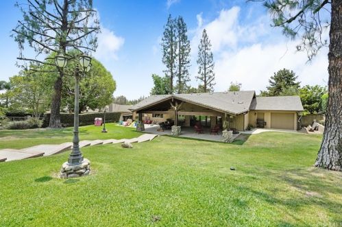 8560 Beechwood Dr, Rancho Cucamonga, CA 91701-1902