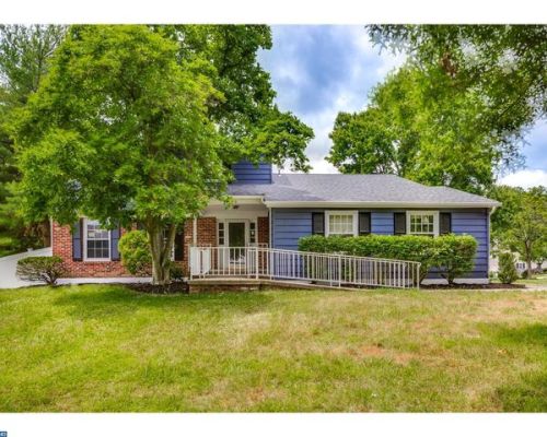 120 Roberts Dr, Somerdale, NJ 08083-2427