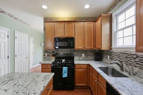737 Gardenside Cir, Marietta GA  30067-2735 exterior
