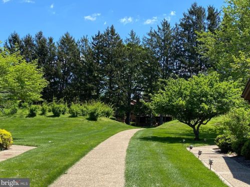 343 Sayre Dr, Princeton NJ  08540-5839 exterior