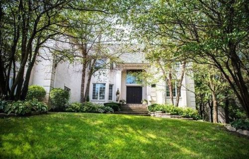 9254 Falling Waters Dr, Willowbrook IL  60527-6872 exterior