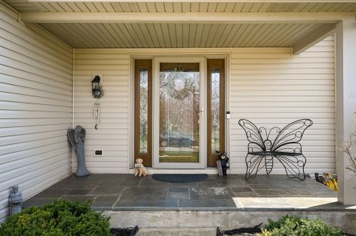 879 Chatham Dr, Carol Stream, IL 60188-2979