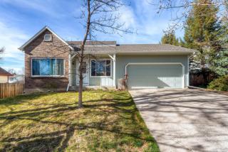19461 Navarro Dr, Aurora, CO 80013-5135