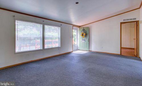 208 Bent Pine Ct, Lancaster, PA 17603-2180