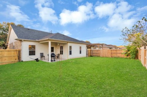 843 Honeysuckle Vine Dr, Richmond TX 77469-4800 exterior