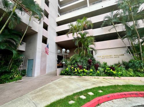 1848 Kahakai Dr, Honolulu HI  96814-4837 exterior