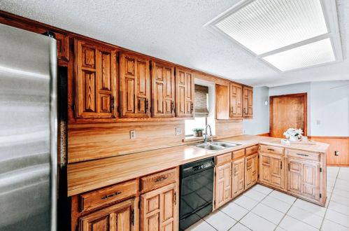 4802 San Gabriel Dr, Garland TX  75043-3125 exterior