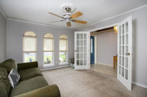 2702 Peach Tree Dr, Carrollton TX 75006-4735 exterior