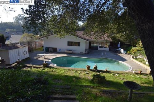 5771 Cold Water Dr, Hayward, CA 94552-1804