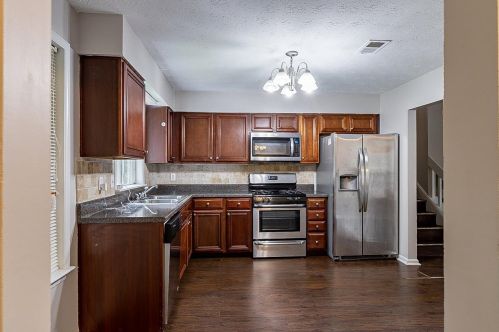107 Parkview Dr, Stockbridge GA  30281-1112 exterior