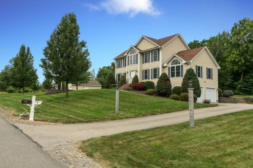 11 Kingman Ct, Fremont, NH 03044-3346