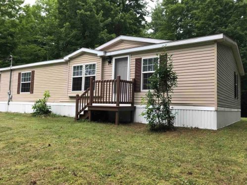 28 Rockland Rd, Weare, NH 03281-4725