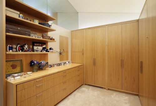 2500 Telegraph Rd, Bannockburn IL  60015-1540 exterior