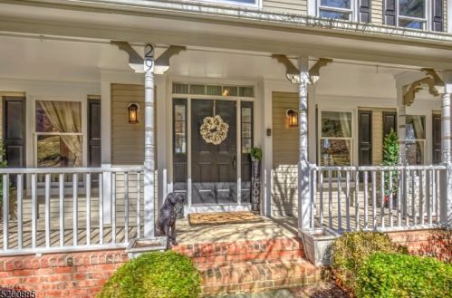 29 Cromwell Dr, Chester, NJ 07930-2153