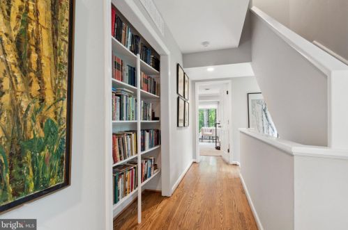 122 The Mews, Tavistock NJ 08033-1343 exterior