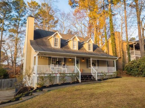 5030 Bent Creek Ct, Buford, GA 30518-5990