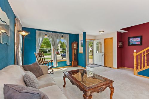 313 Century Dr, Pingree Grove, IL 60140-4013