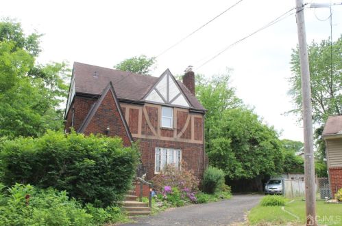 171 Berkley Ct, Iselin, NJ 08830-2047