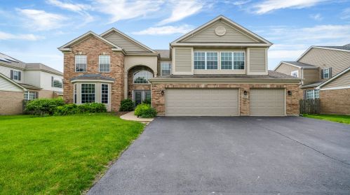 1931 Barrington Ave, Lemont, IL 60490-5601