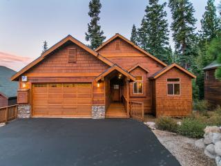 16429 Ski Slope Way, Truckee, CA 96161-7038