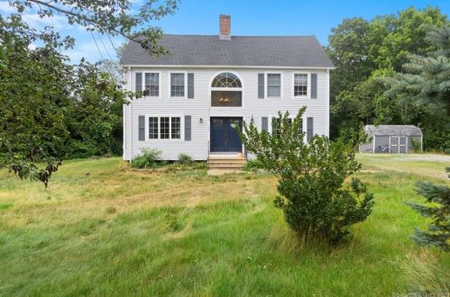 110 Squaw Rock Rd, Killingly CT  06239-4220 exterior