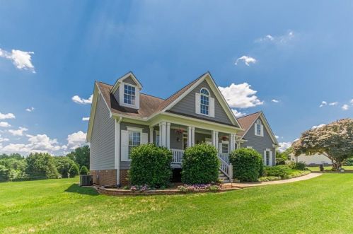 1050 Ridgefield Dr, Bishop, GA 30621-1548