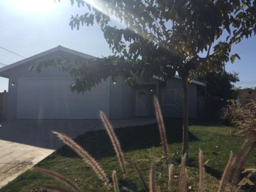 135 Wood St, Taft, CA 93268-3920