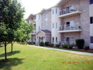 733 5th Ave, Addison IL  60101-2049 exterior