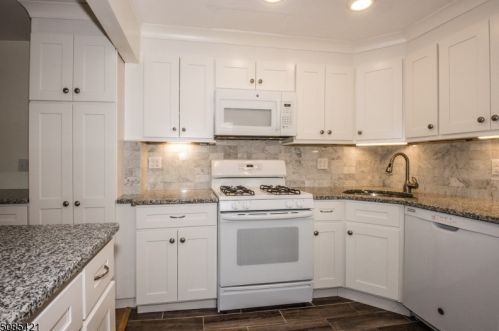 41 Union Ave, Cranford, NJ 07016-2118