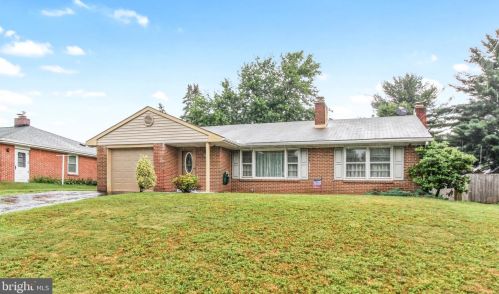3967 Bahn Ave, York, PA 17408-9323