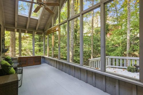 300 Elden Dr, Atlanta GA  30342-2032 exterior