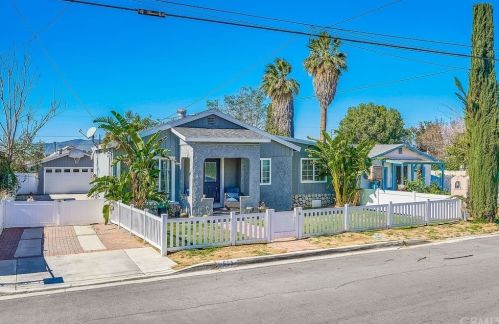 555 Prospect Ave, Riverside CA  92507-1720 exterior