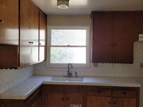 1106 127th St, Compton, CA 90222-1122