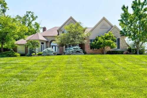 7014 Beech Hollow Dr, Cincinnati, OH 45236-1468