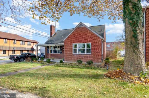 3229 Hoffman St, Harrisburg, PA 17110-2213