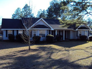 2949 Crepe Myrtle Dr, Blackshear, GA 31516-7532