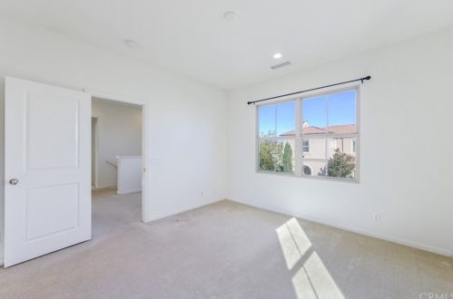 48 Twin Gables, Irvine CA  92620-3506 exterior