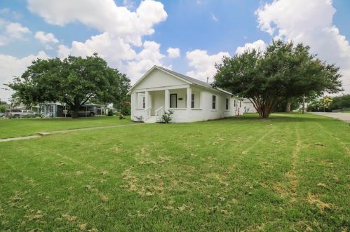 3325 25th St, Fort Worth TX  76106-3304 exterior