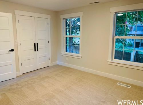 2992 Tracy Dr, Sandy UT 84093-2026 exterior