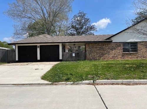 205 Swift St, Angleton TX  77515-3220 exterior