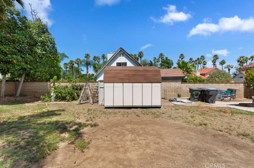 2662 Sovereign Way, Riverside CA  92506-5120 exterior