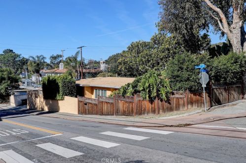 2501 Elm Ave, Manhattan Beach, CA 90266-2703