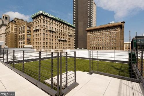 106 11th St, Philadelphia PA 19107-4801 exterior